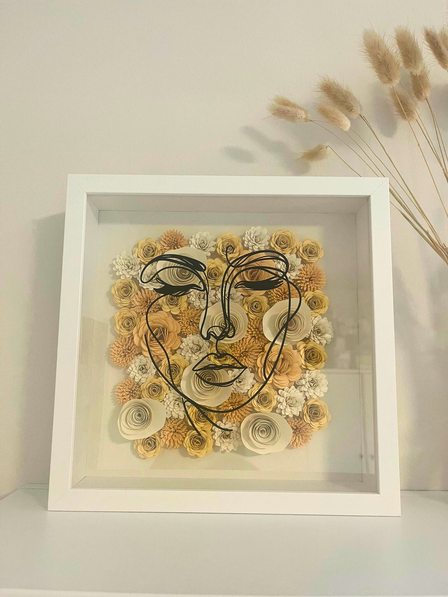 Papierblumen Bilderrahmen mit abstraktem Gesicht – Handgefertigte Wanddekoration für Wohnzimmer, Schlafzimmer & Büro – Geschenk für Kunstliebhaber, Freunde & Familie