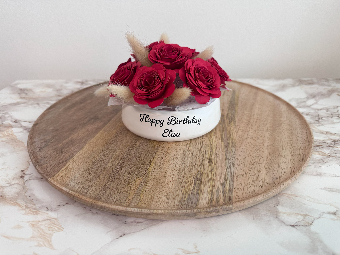 Personalisiertes Geburtstagsgeschenk – Papierrosen & Trockenblumen in personalisierter Dekoschale – Originelles Geschenk zum Geburtstag für Familie, Freunde & Kollegen
