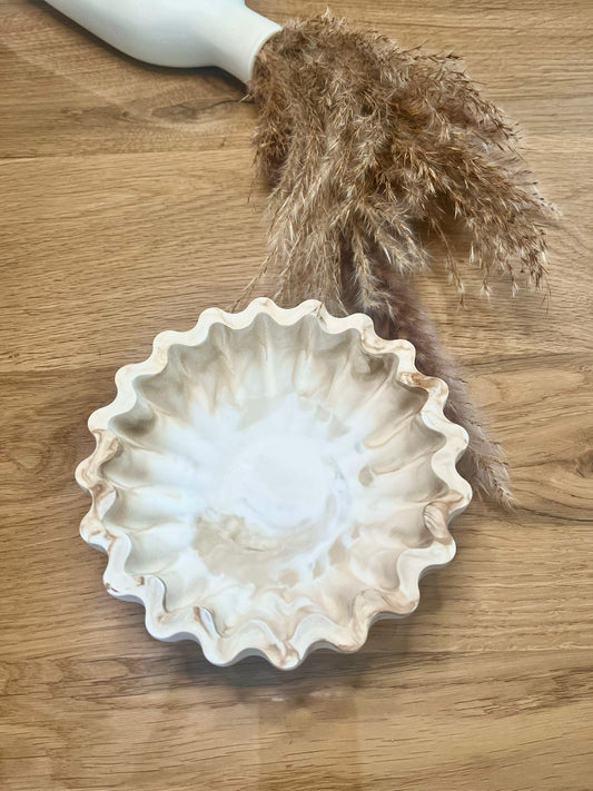 Runde Dekoschale mit Wellenrand – Elegantes Wohnaccessoire & Ablage für Tischdeko und Accessoires